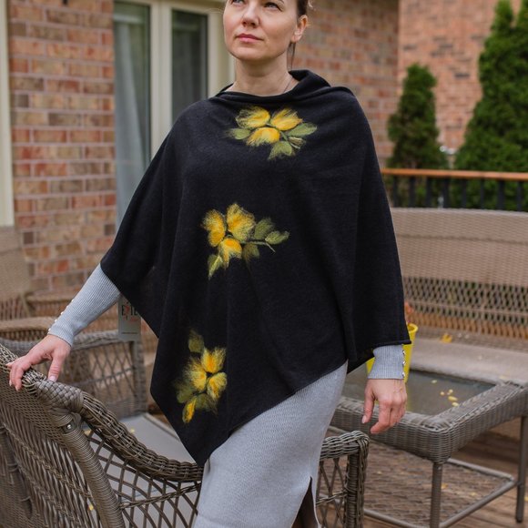 Black Poncho - Picture 5 of 6